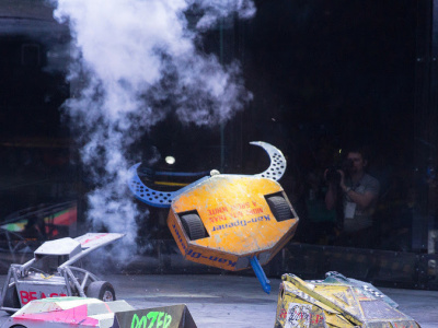 Фото Шоу Бронебот: бои роботов